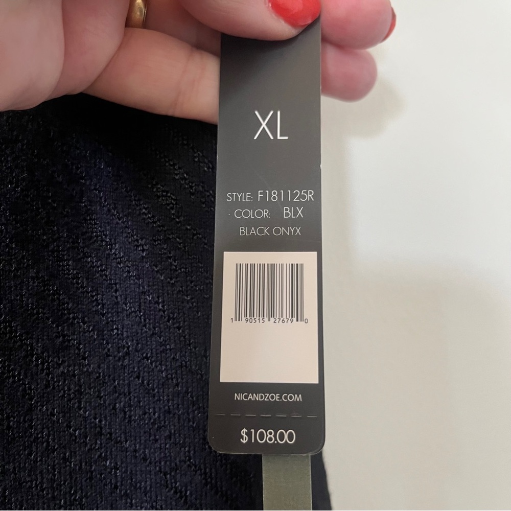 NIC+ZOE Black Sleeveless Sweater with White Trim NWT - Picture 2 of 6
